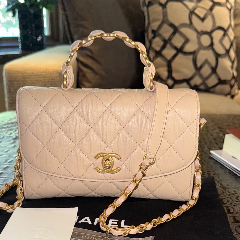 CHANEL 
Crumpled Lambskin Quilted Small CC Links Top Handle Flap Beige